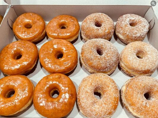 24-hour self-service automatic lifting system cake vending machine with all steel door frame and defogging glass