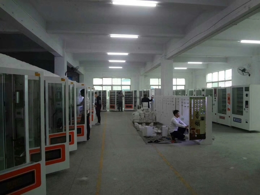 Non Refrigerated Beach Towel Swimming Suits Vending Machine 220V 50HZ